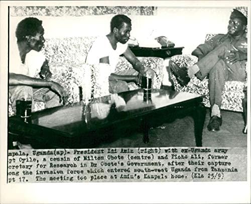 Vintage fotografija predsjednika Idi Amina, kapetana Oyilea i picha Alija.