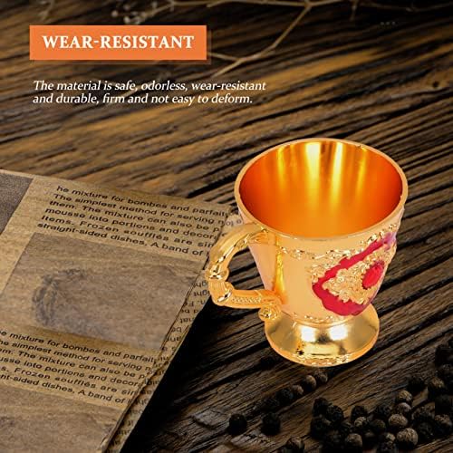 Metalna reljefna čaša za vino pehar Zlatna čaša za piće sa ručkom u evropskom stilu Retro draguljima